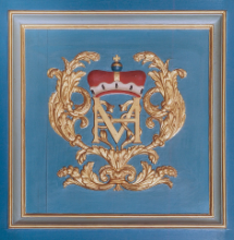 Le monogramme de Maximilien-Henri de Bavière dans la salle de l’ancienne chancellerie du Conseil privé © KIK-IRPA, Bruxelles