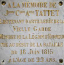 La plaque en hommage au lieutenant Tattet dans l’église Sainte-Catherine à Plancenoit © D. Timmermans