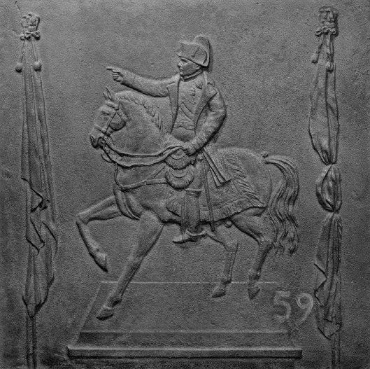 La taque de foyer représentant Napoléon à cheval conservée à la société libre d’Émulation à Liège. © Bruxelles, KIK-IRPA