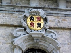 Les armoiries du comté de Hainaut sur le beffroi de Mons © IPW