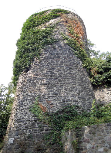 La tour du guet à Gembloux, autre imposant vestige de l’enceinte médiévale © IPW