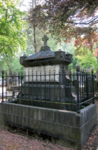 La tombe de Jean-Nicolas L’Olivier au cimetière de Robermont © IPW