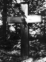 La croix dite « des Français » à Sougné-Remouchamps. Photo de 1945 © Bruxelles, KIK-IRPA