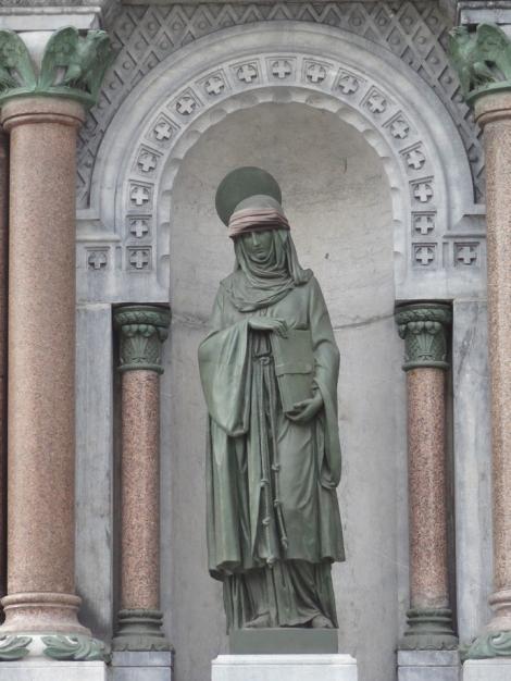 Statue de Begge sur le monument Charlemagne