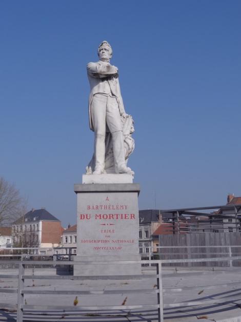 Monument  Barthélemy Du Mortier