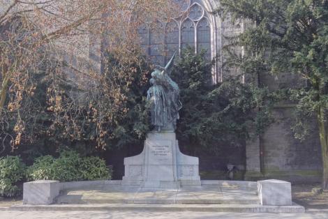 Monument Gabrielle Petit